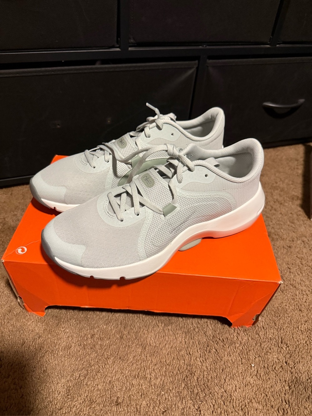 Nike Light Gray Women's Athletic Sneakers - Comfortable Everyday Shoes